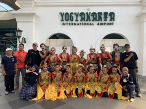Tarian Dari Ambarketawang Pentas Di Bandara YIA